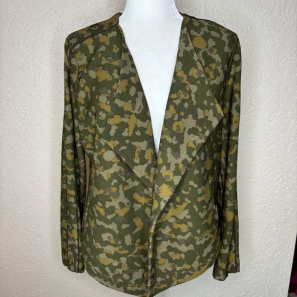 Lysse Green Camouflage Print Open Front Moto Jacket Women's Size Medium … - Picture 3 of 12